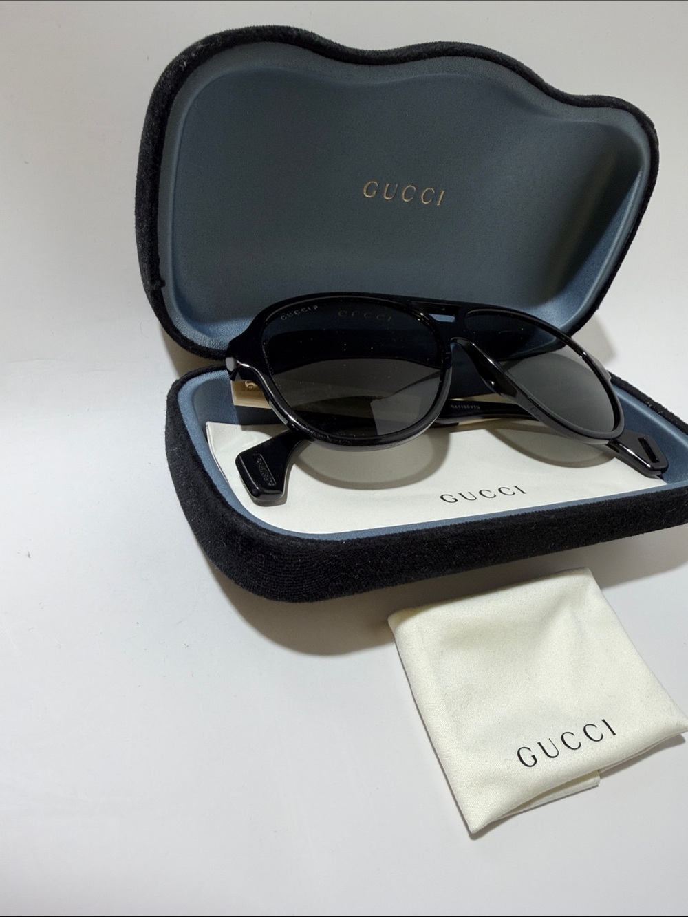 Gucci Men’s Black Sunglasses with Gold and Red Temple Accent - Picture 5 of 5